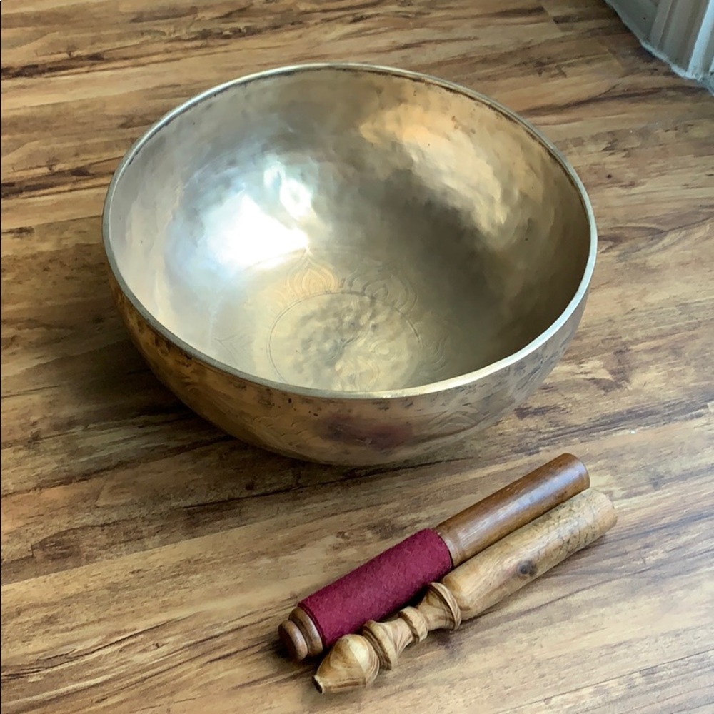 Large Tibetan Singing Bowl